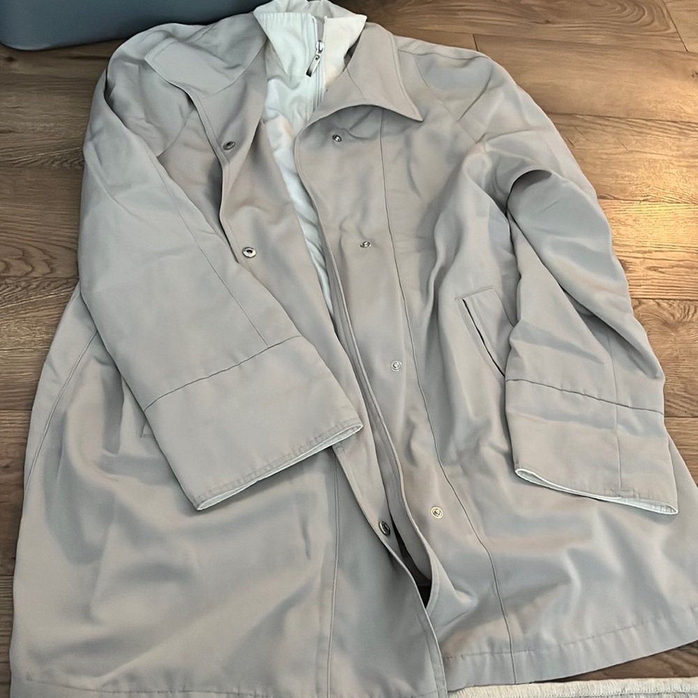 Lightweight Jacket. Zipper And Buttons - image 1